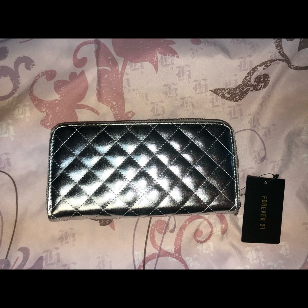 Silver Handbag/Wallet - Picture 3 of 3